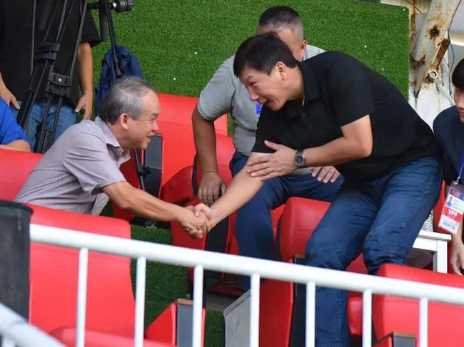 Hình ảnh minh họa đội ngũ hỗ trợ khách hàng chuyên nghiệp của 89bet1 hiện đang mở